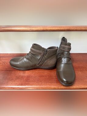 Earth Origins Women's Dark Brown Leather Ankle Booties with Side Zip
